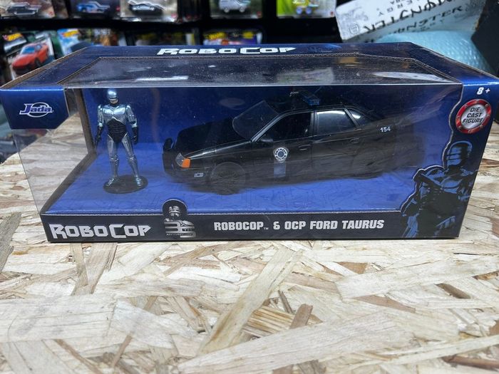 Robocop & Ocp Ford Taurus Jada