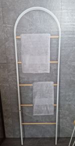 Towel rack