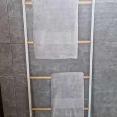 Towel rack