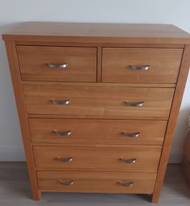 Chest of drawers