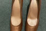 Stuart Weitzman metallic gold leather high heels Size 7.5