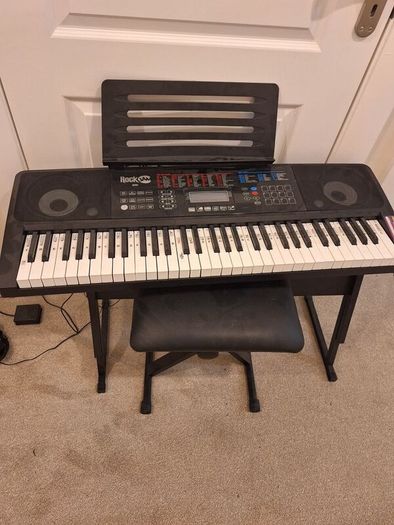 Kids piano with stool