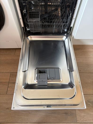 Whirlpool Dishwasher