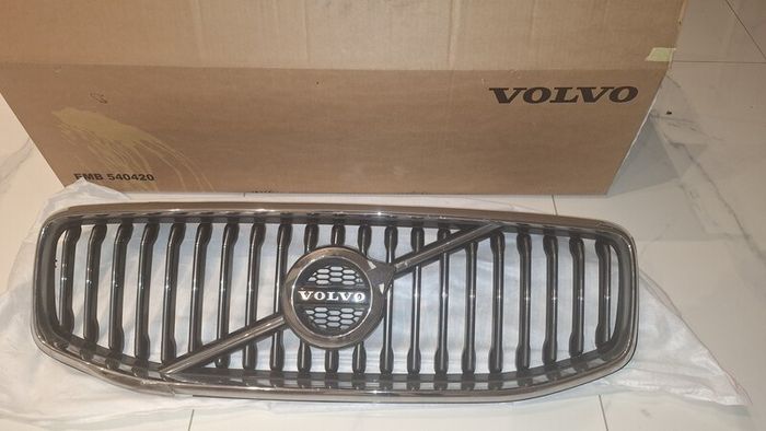 2021 Volvo XC60 Front Grill