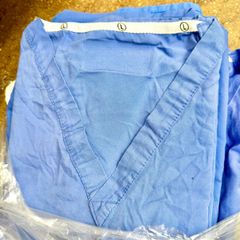 Hospital scrub top, v-neck, short sleeve ONE LEFT