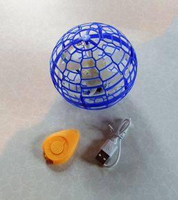 Automatic Flying Plastic Ball (used).