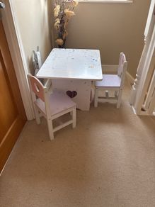 kids table and chairs set