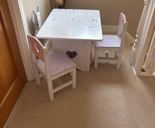 kids table and chairs set