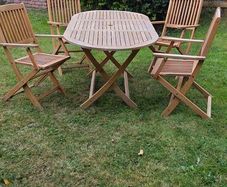 Garde Table and 4 Chairs