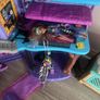 monster high house Image 2
