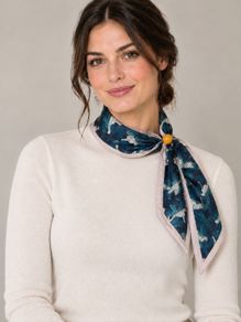 Silk-feel scarf with leopard print and wooden ring