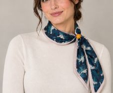 Silk-feel scarf with leopard print and wooden ring