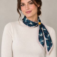Silk-feel scarf with leopard print and wooden ring