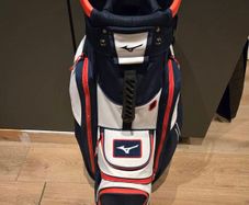 Mizuno Lightweight Cart Bag less than 12mths old