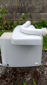 WC Cisternt with matching lid and internals.