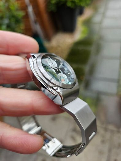 Watch Citizen OXY Chronograph.