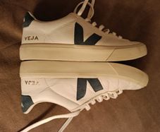 Veja trainers size 6