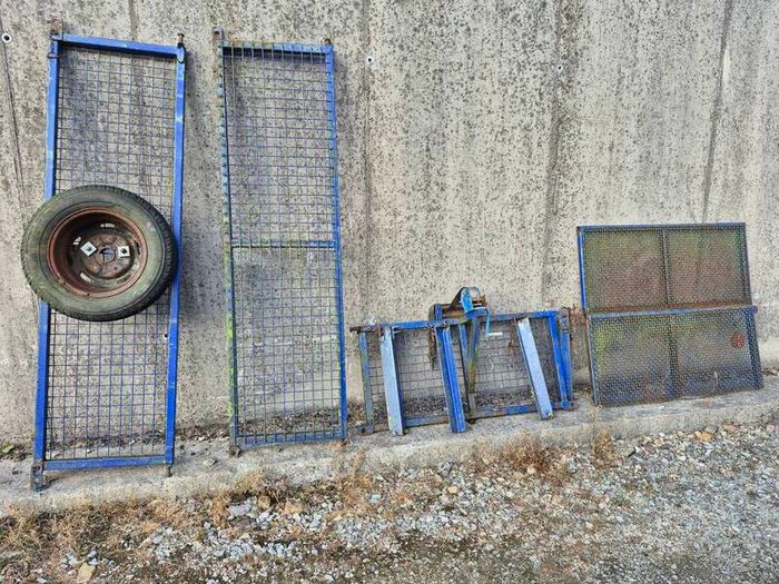 Trailer creels