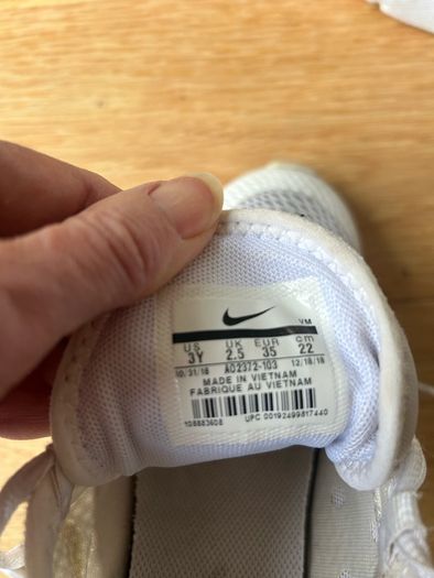 Nike trainers size UK 2.5