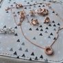 Beautiful costume jewellery, rose gold like new Image 5