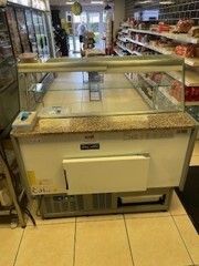 UNIFROST Deli Refrigerator