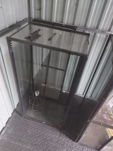 Reptile tank