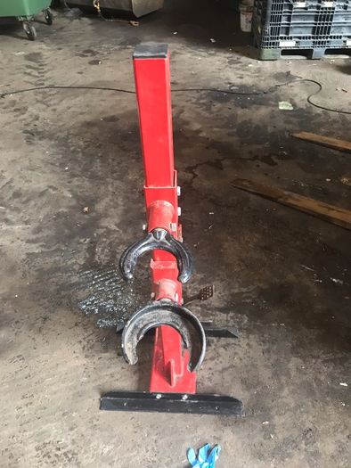 Coil spring compression tool