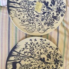 2 porcelain dinnerware plates unused from the "Table Stories" collection, designed by Dutch designer Tord Boontje for Authentics in 2005.