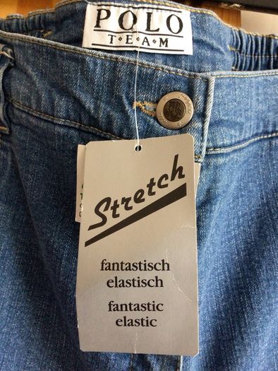 BNWTS Ladies Blue Denim Jeans size 26 includes Postage