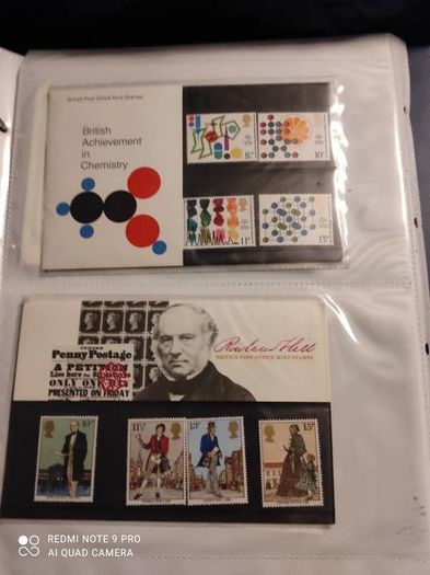 Stamp album UK's Presentation packs x 100
