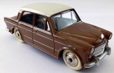 Deagostini Dinky Toys Fiat 1200 GrandLuce