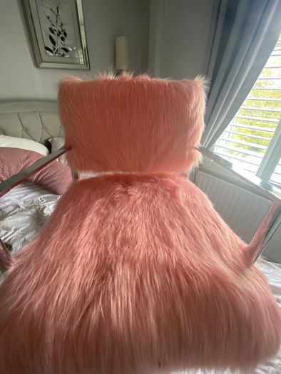 Girls bedroom chair