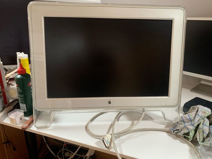 apple screen/ monitor