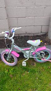 Girls bike