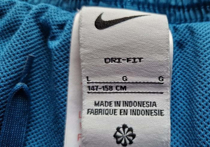 Nike tracksuit bottoms 12-13y