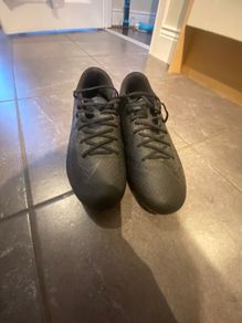Football boots uk9