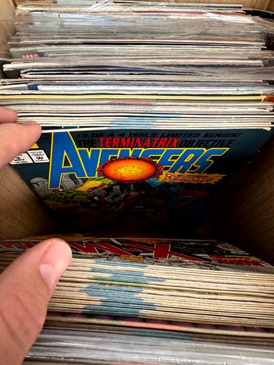 Marvel & DC Long Comic Box w 300 comics for Sale