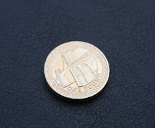 Royal Mint 2005 Menai Bridge Proof 1 Coin - One Pound