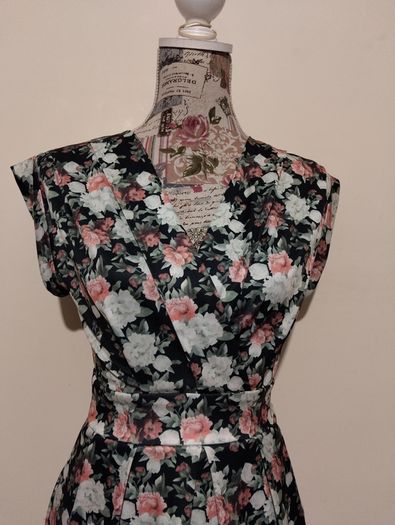 Qed London Floral Pocket Dress