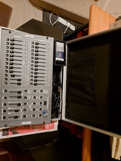 FLYHT PRO SCENE SETTER DC-1224 24 Channel DMX Console in excellent like new condition