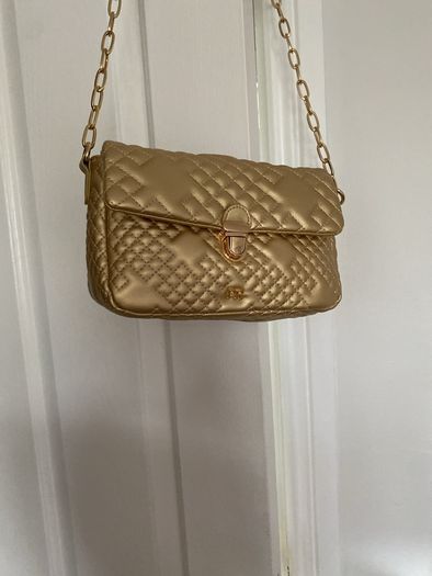 Gold quilted Punt Roma bag