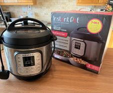 Instant Pot Duo 3L 7-in-1 Pressure Cooker with Original Box