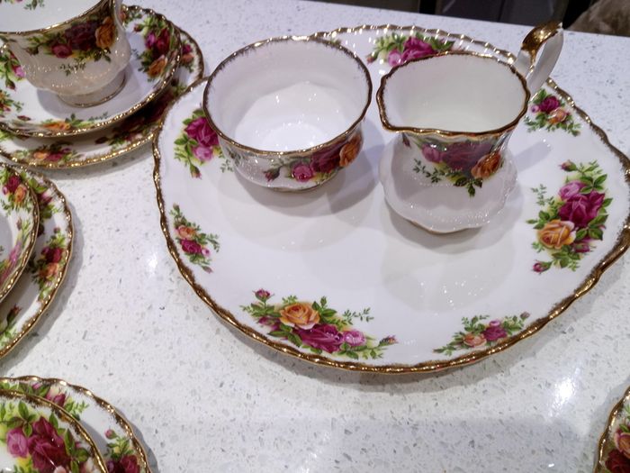 21 (39)piece Tea Set Royal Albert Old Country Roses Bone China