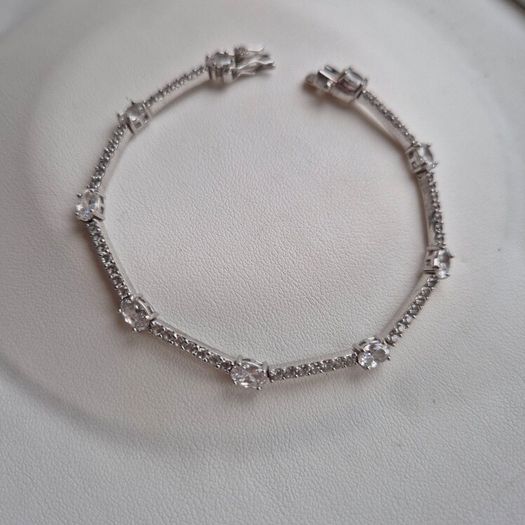 Bracelet sterling silver 925 clear stone size 19cm very good condition
