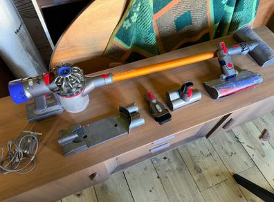 dyson v8 absolute