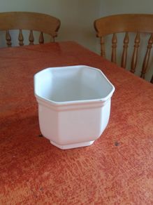 White Ceramic Flower Pot for Sale