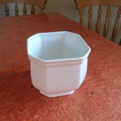 White Ceramic Flower Pot for Sale