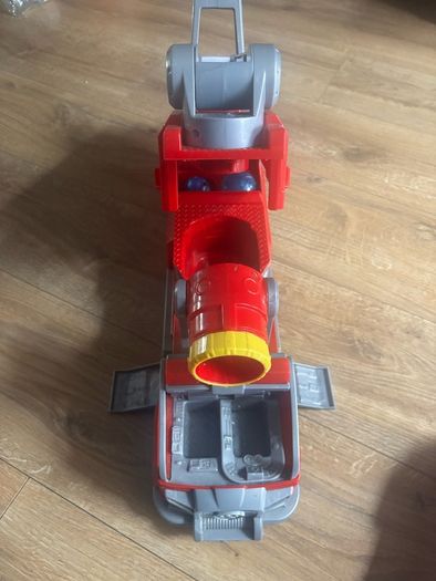 paw patrol fire truck
