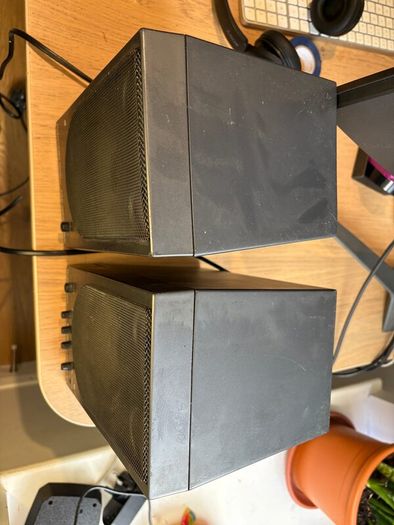 Roland MA-150U Powered Speakers, Pair, Untested