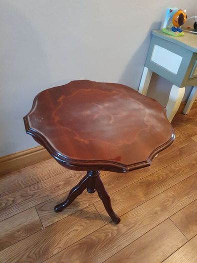 Vintage occasional table replica